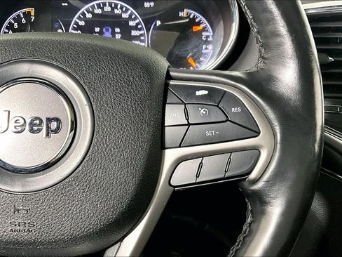 Used 2018 Jeep Grand Cherokee Limited image 17