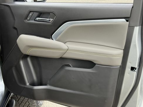 New 2026 Chevrolet Traverse LT w/ Driver Confidence Package image 21