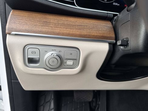 Certified 2025 Mercedes-Benz GLE 350 4MATIC image 33