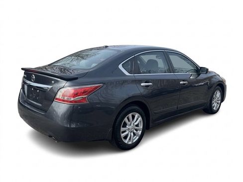 Used 2015 Nissan Altima 2.5 S w/ Sport Value Package image 5