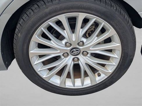 Used 2019 Toyota Camry XLE FWD image 15