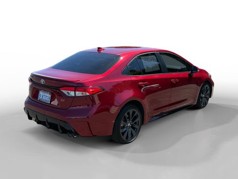 Used 2024 Toyota Corolla SE w/ SE Premium Package FWD image 5