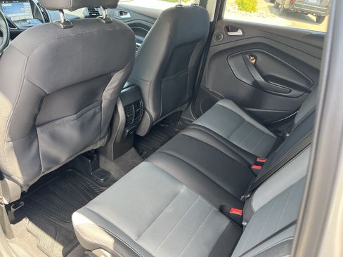 Used 2016 Ford Escape SE w/ Equipment Group 201A AWD/4WD image 19