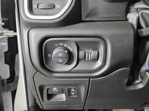 Used 2023 RAM 1500 Laramie AWD/4WD image 17