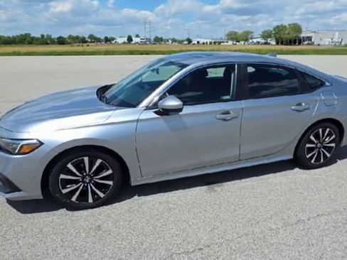 Used 2024 Honda Civic EX image 6
