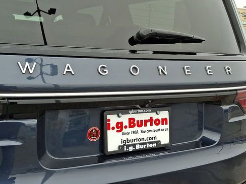 Used 2022 Jeep Wagoneer Series II w/ Premium Group I image 37