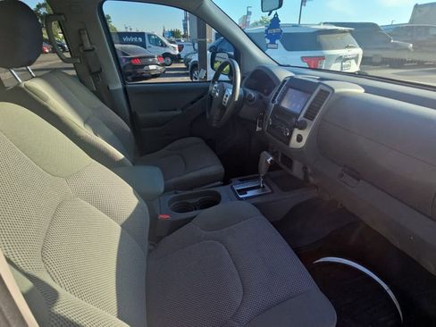Used 2019 Nissan Frontier SV AWD/4WD image 11