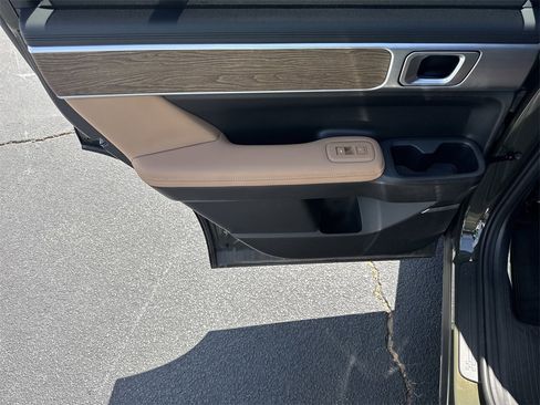 Used 2025 Hyundai Santa Fe Limited image 21