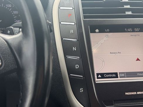 Used 2019 Lincoln MKC Select w/ Select Plus Package AWD/4WD image 14