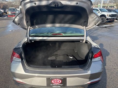 Used 2023 Hyundai Elantra SEL w/ Convenience Package image 24