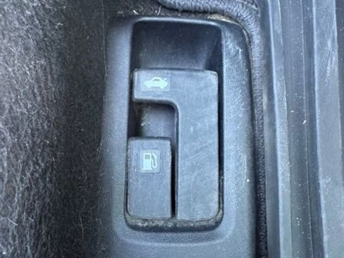 Used 2011 Subaru Impreza WRX Limited image 17