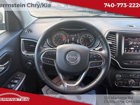 Used 2021 Jeep Cherokee Latitude Lux w/ Mopar Interior Package AWD/4WD image 7