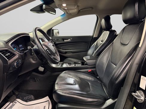 Used 2019 Ford Edge Titanium FWD image 15