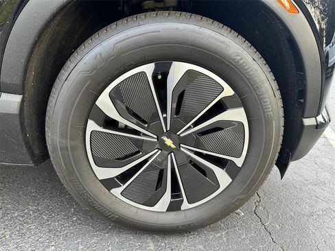 New 2025 Chevrolet Blazer EV LT image 9