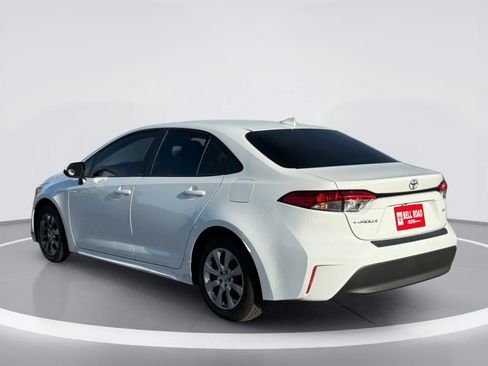 Used 2024 Toyota Corolla LE FWD image 4