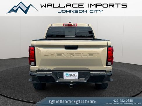 Used 2024 Chevrolet Colorado Trail Boss w/ Advanced Trailering Package AWD/4WD image 4