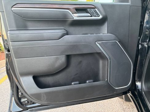 Used 2025 GMC Sierra 1500 SLT AWD/4WD image 11