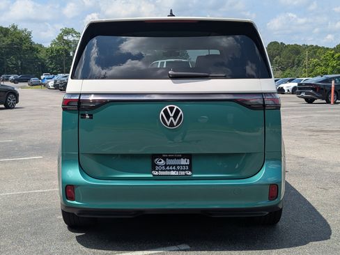Used 2025 Volkswagen ID. Buzz Pro S Plus RWD image 8