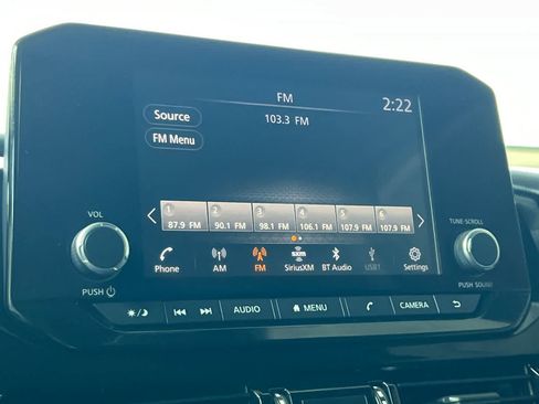 Used 2022 Nissan Pathfinder SV AWD/4WD image 23