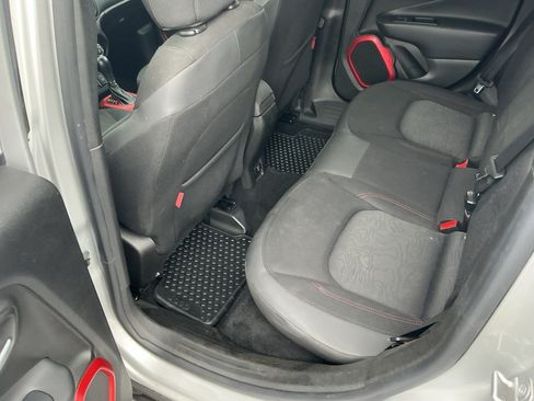 Used 2017 Jeep Renegade Trailhawk AWD/4WD image 34