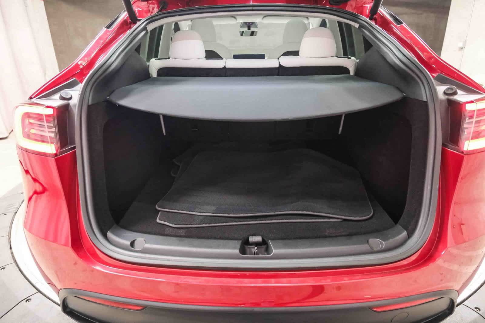Used 2023 Tesla Model Y Long Range AWD/4WD image 29