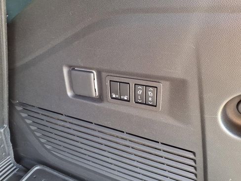 Used 2023 Chevrolet Tahoe High Country image 15