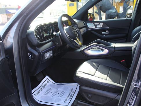 Used 2021 Mercedes-Benz GLS 450 4MATIC image 13