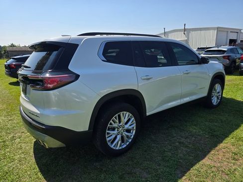 Used 2025 GMC Acadia Elevation w/ Elevation Premium Package FWD image 7