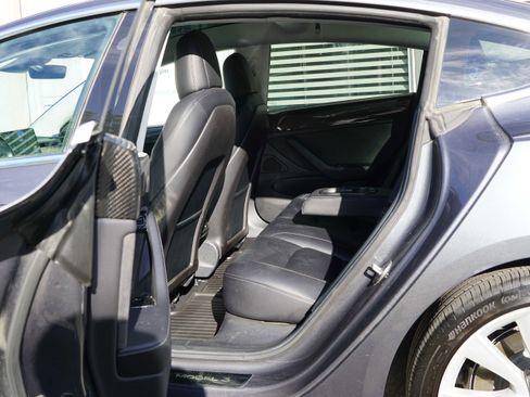 Used 2018 Tesla Model 3 Long Range image 28