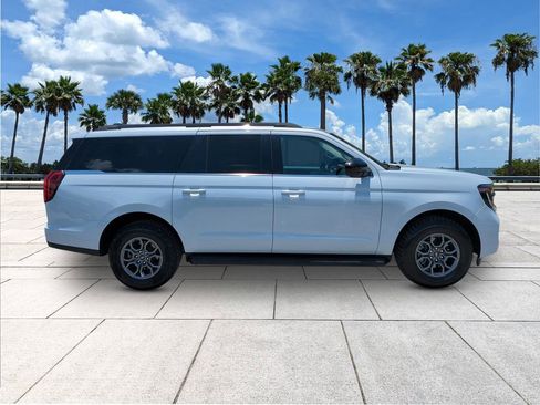 Used 2025 Ford Expedition Max Active RWD image 9