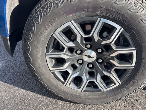 Used 2023 Chevrolet Colorado Z71 w/ Z71 Convenience Package 2 image 12