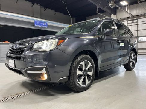 Used 2018 Subaru Forester 2.5i Limited AWD/4WD image 3
