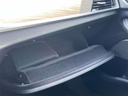 Used 2022 BMW 530e w/ Premium Package image 39