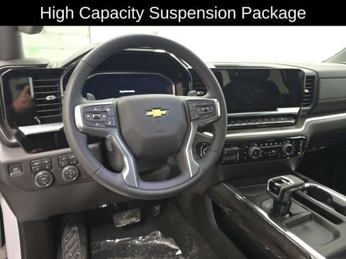 New 2026 Chevrolet Silverado 1500 LTZ w/ LTZ Premium Package AWD/4WD image 8