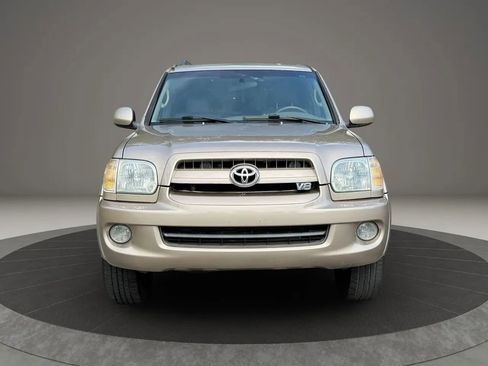 Used 2007 Toyota Sequoia SR5 RWD image 2