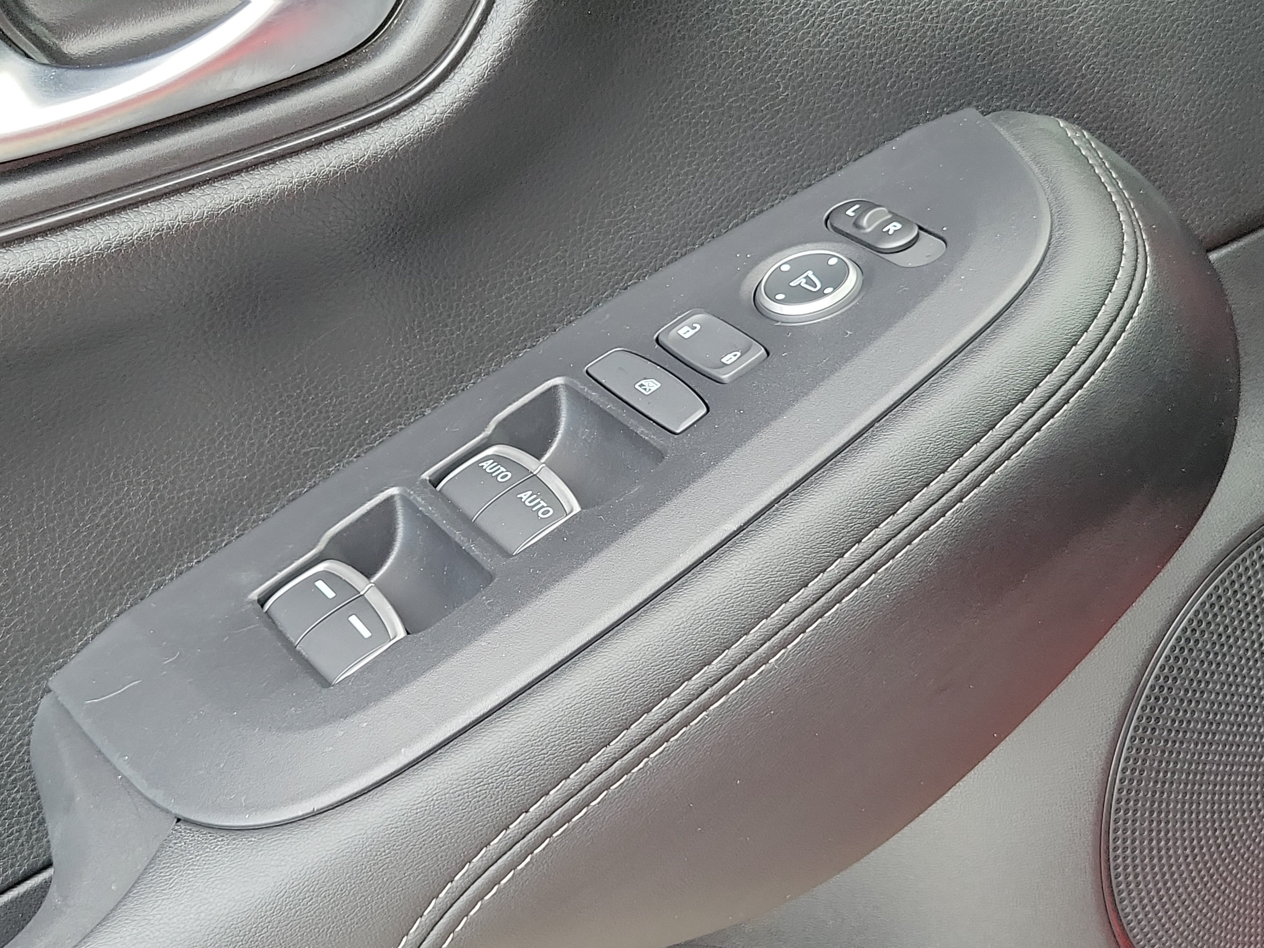 Used 2024 Honda HR-V EX-L image 19