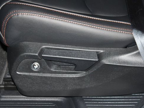 Used 2025 Honda Pilot TrailSport image 18