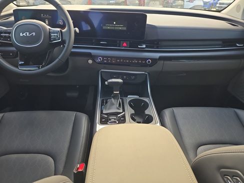 New 2026 Kia Carnival EX image 15