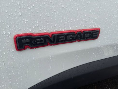 Used 2019 Jeep Renegade Trailhawk w/ LED Lighting Group AWD/4WD image 4