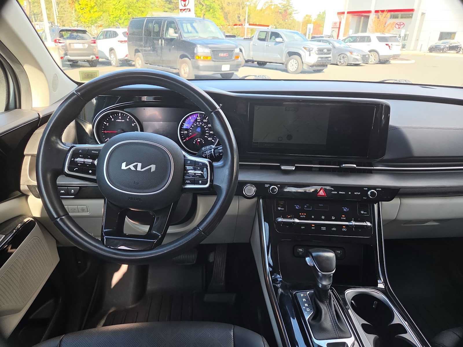 Used 2022 Kia Carnival SX FWD image 19