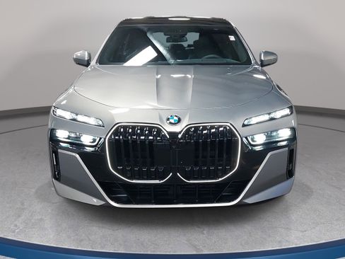 New 2025 BMW 760i xDrive w/ Executive Package AWD/4WD image 2