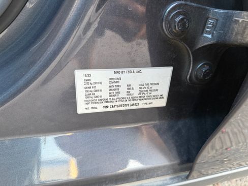 Used 2023 Tesla Model Y 2WD image 34