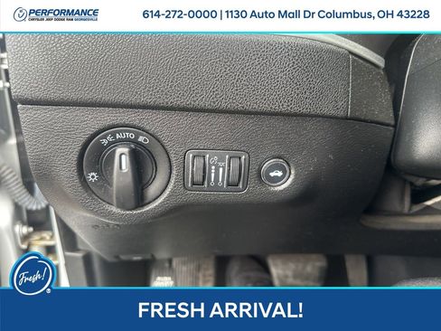 Used 2022 Dodge Charger SXT w/ Blacktop Package image 15