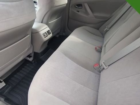 Used 2011 Toyota Camry Hybrid image 15