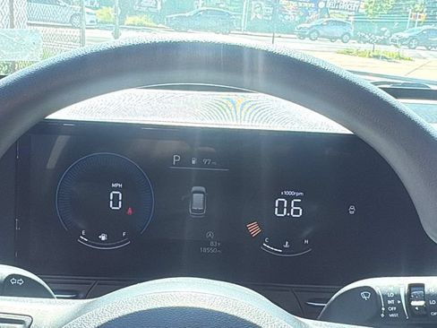 Used 2024 Hyundai Kona SE AWD/4WD image 18