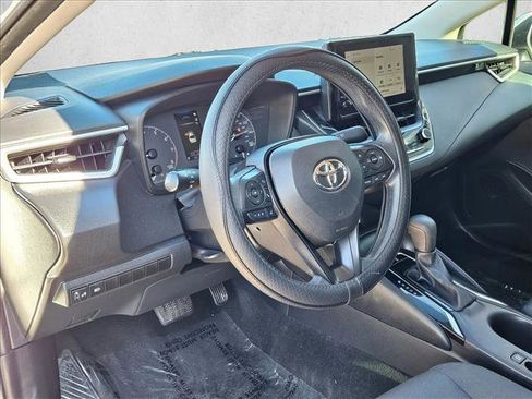 Used 2023 Toyota Corolla LE image 10