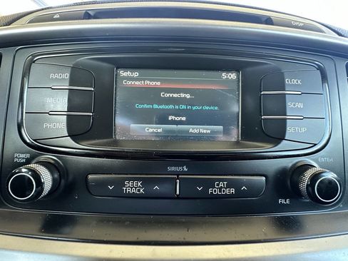Used 2018 Kia Sorento L FWD image 12