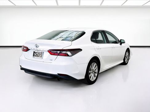 Used 2024 Toyota Camry LE FWD image 4