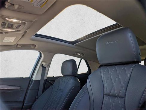 Used 2023 Buick Envision Avenir image 14