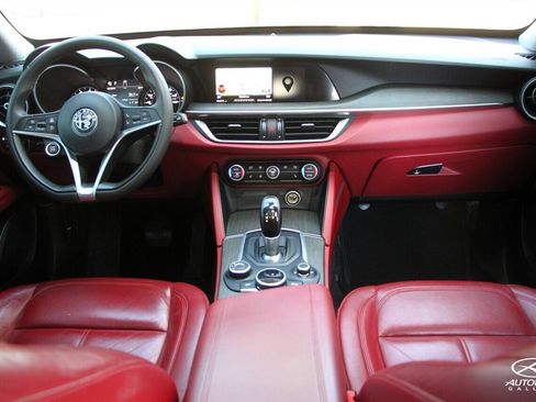 Used 2019 Alfa Romeo Stelvio Ti image 13